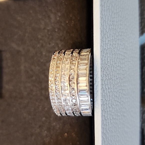 Ring - Picture 2 of 4